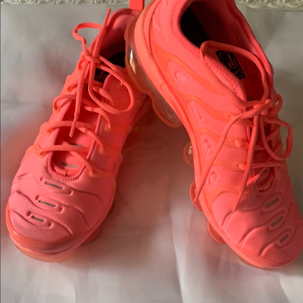 Nike Neon Pink Women's sneakers